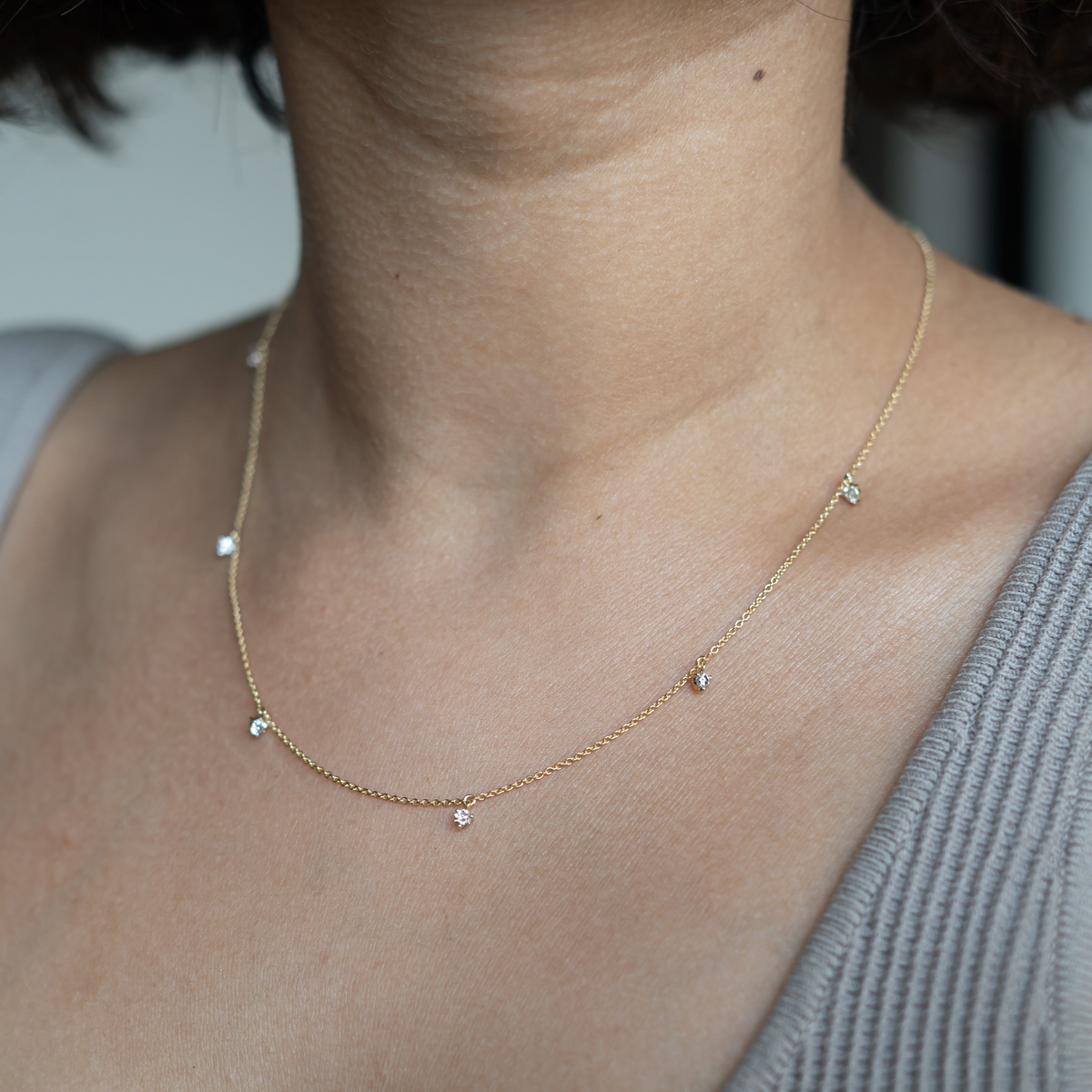 SIX DIAMOND NECKLACE